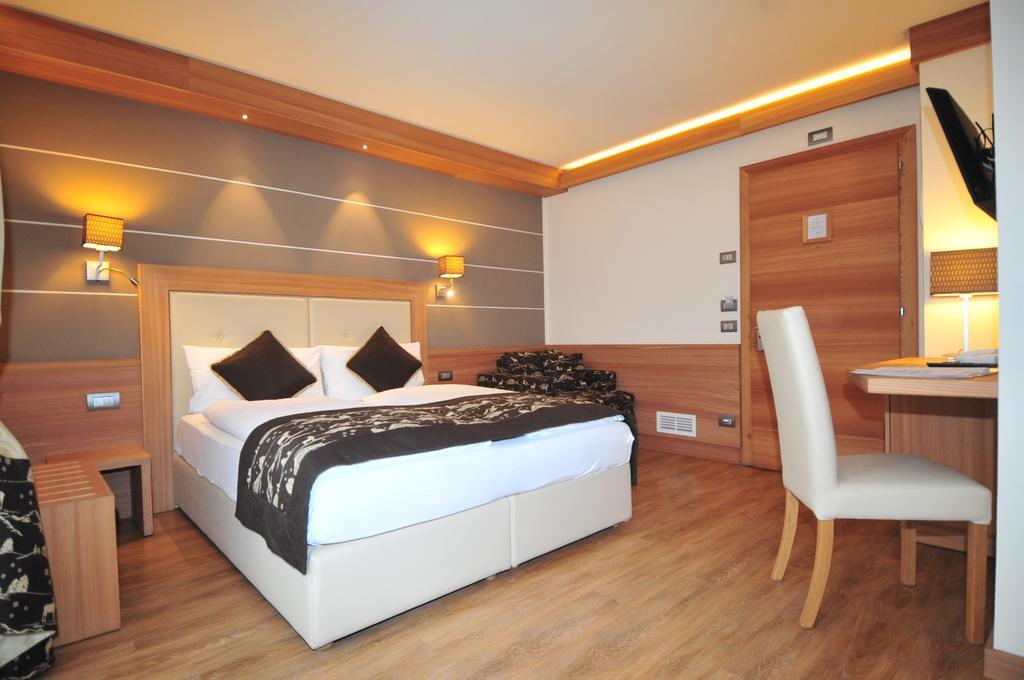 Hotel Bondi Livigno Zewnętrze zdjęcie